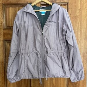 Columbia windbreaker waterproof jacket. Outdoor, hiking, Sporty. Woman’s Size:M